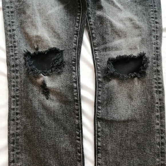 Anthropologie Pilcro Slim Boyfriend Jeans in Washed Black Distressed 31 (12) - Picture 12 of 16